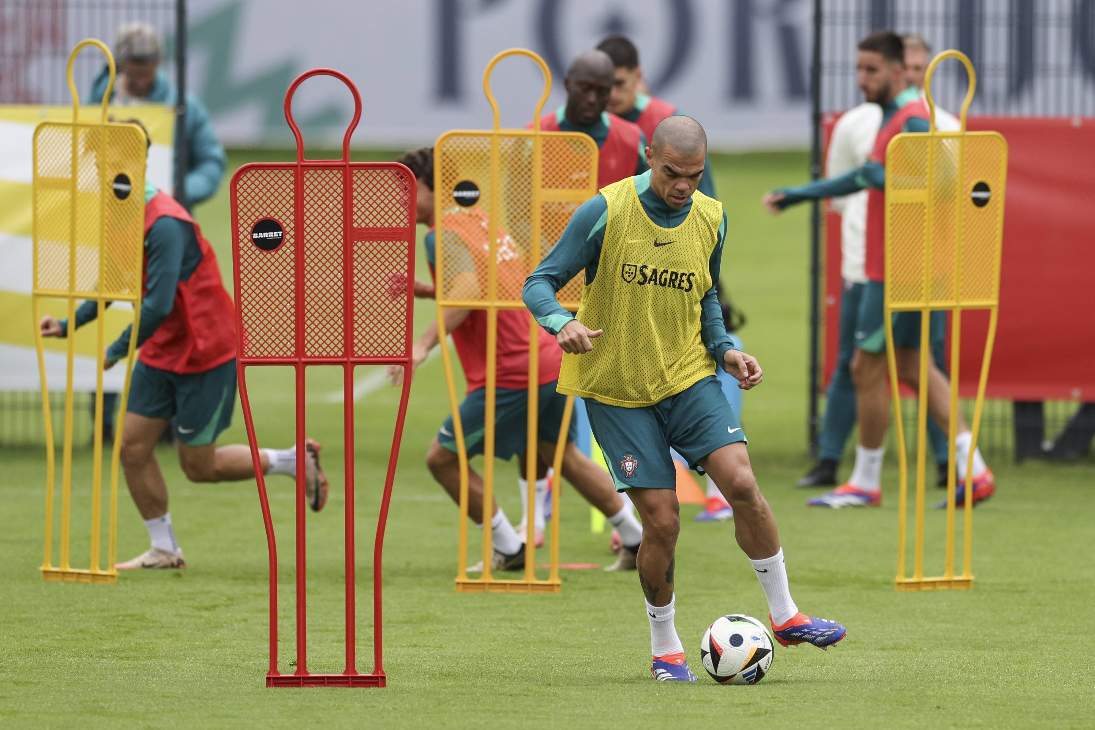 华体会网址-关于欧洲职业足球比赛精彩纷呈,球队备战进行中的信息  第2张 华体会网址-关于欧洲职业足球比赛精彩纷呈,球队备战进行中的信息  第2张