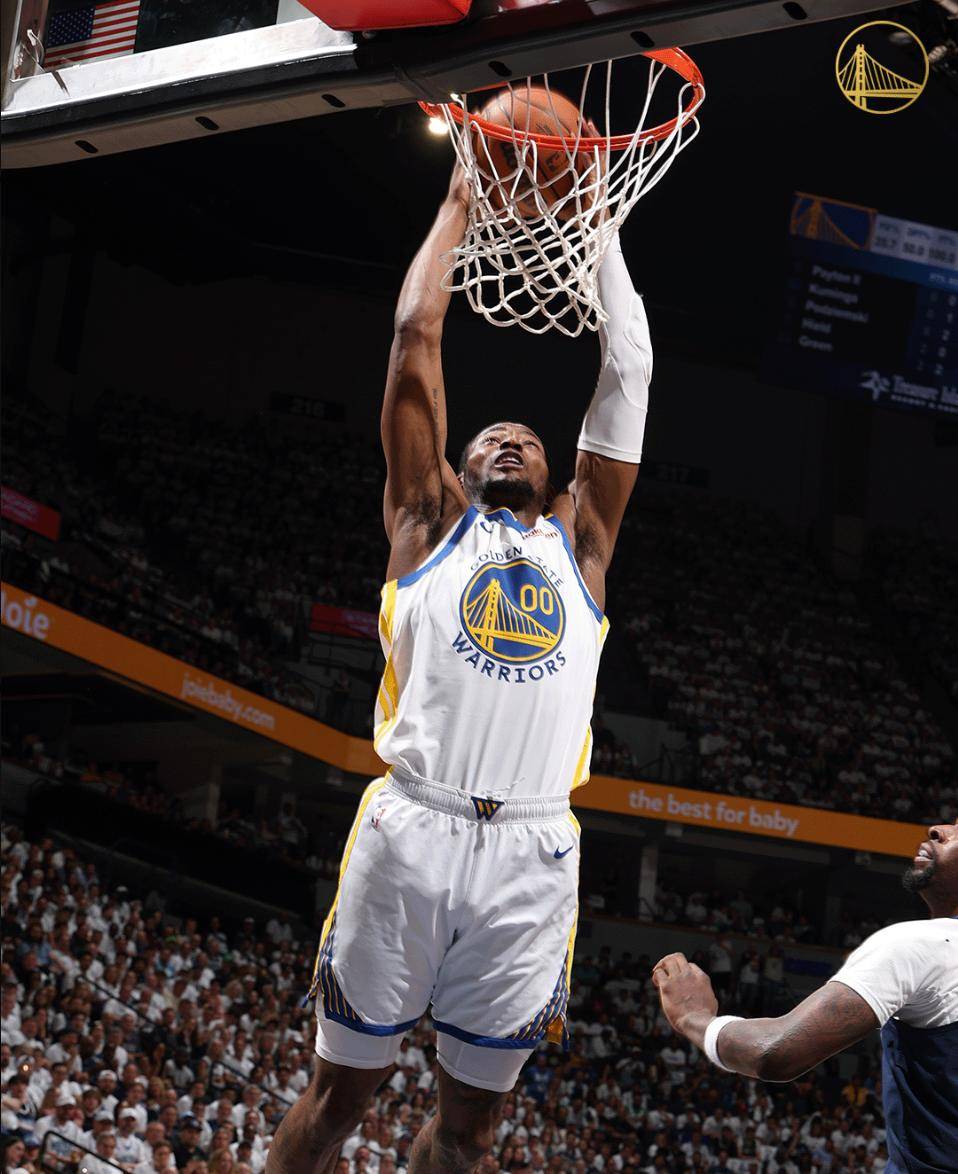 华体会体育-球员们在篮球场上化身为勇士,不畏强敌的简单介绍  第2张 华体会体育-球员们在篮球场上化身为勇士,不畏强敌的简单介绍  第2张